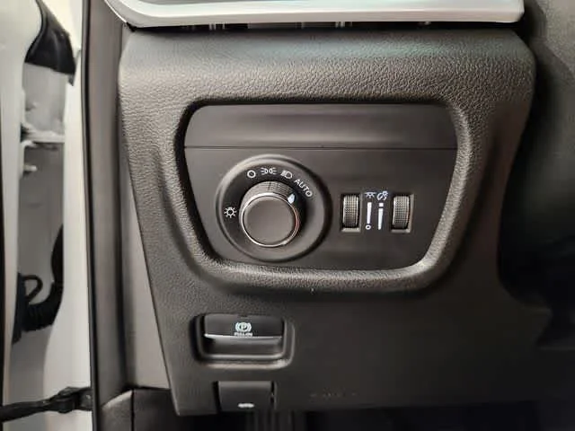 Used 2024 Bright White Clearcoat Jeep Altitude X image 22
