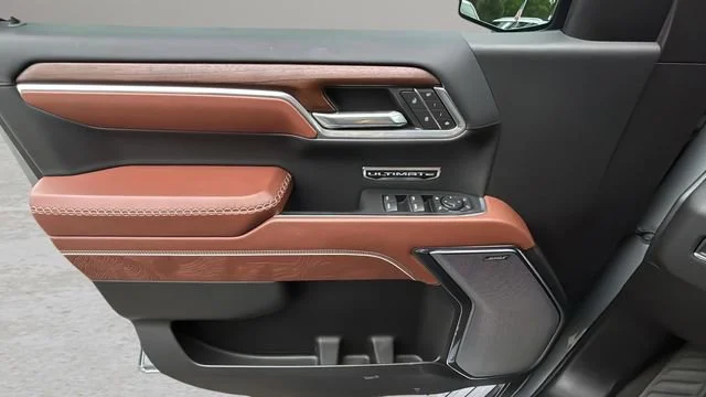 Used 2025 Sterling Metallic GMC Denali Ultimate image 17
