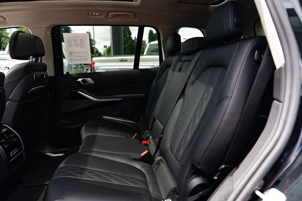 Used 2023 Black BMW xDrive40i image 23