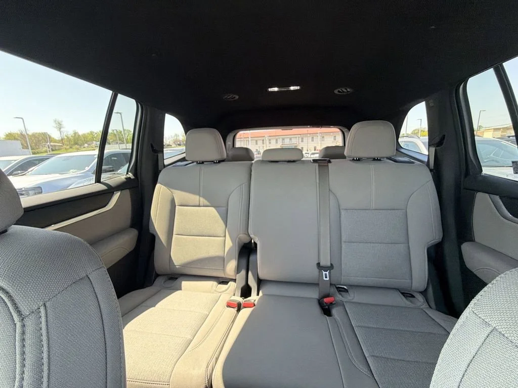 New 2026 Sterling Metallic GMC Elevation image 28