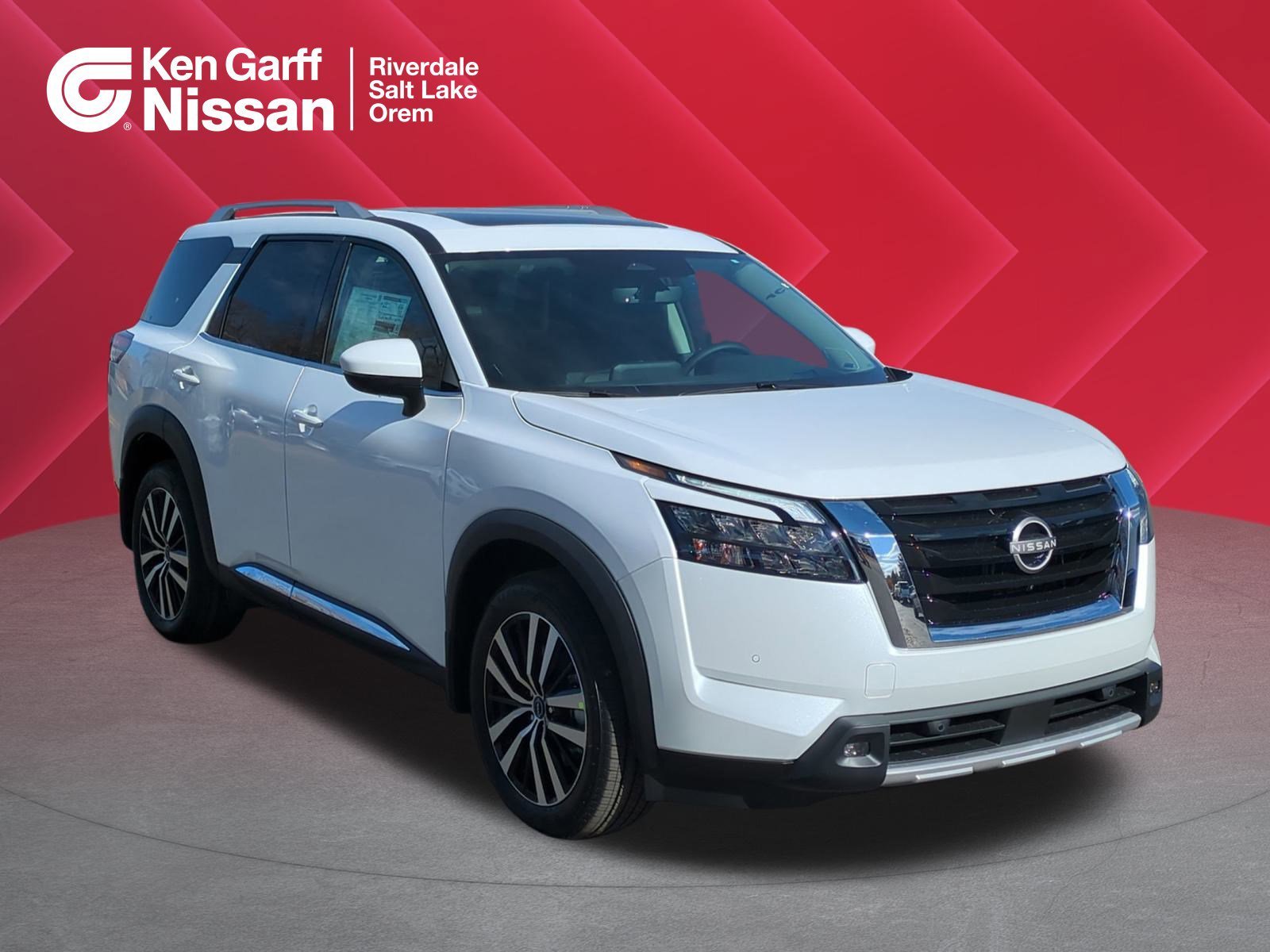 2025 Nissan Pathfinder Platinum 4WD's photo