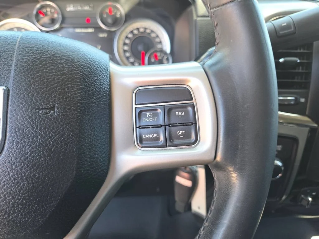 Used 2018 Brilliant Black Crystal Pearlcoat Ram Laramie image 33