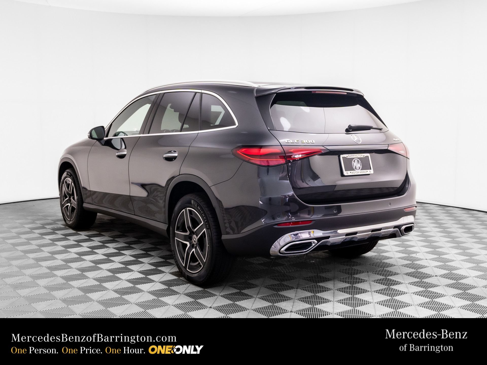 New 2026 Graphite Grey Metallic Mercedes-Benz GLC 300 image 3