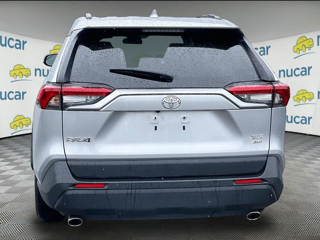Used 2025 Silver Toyota XLE image 3