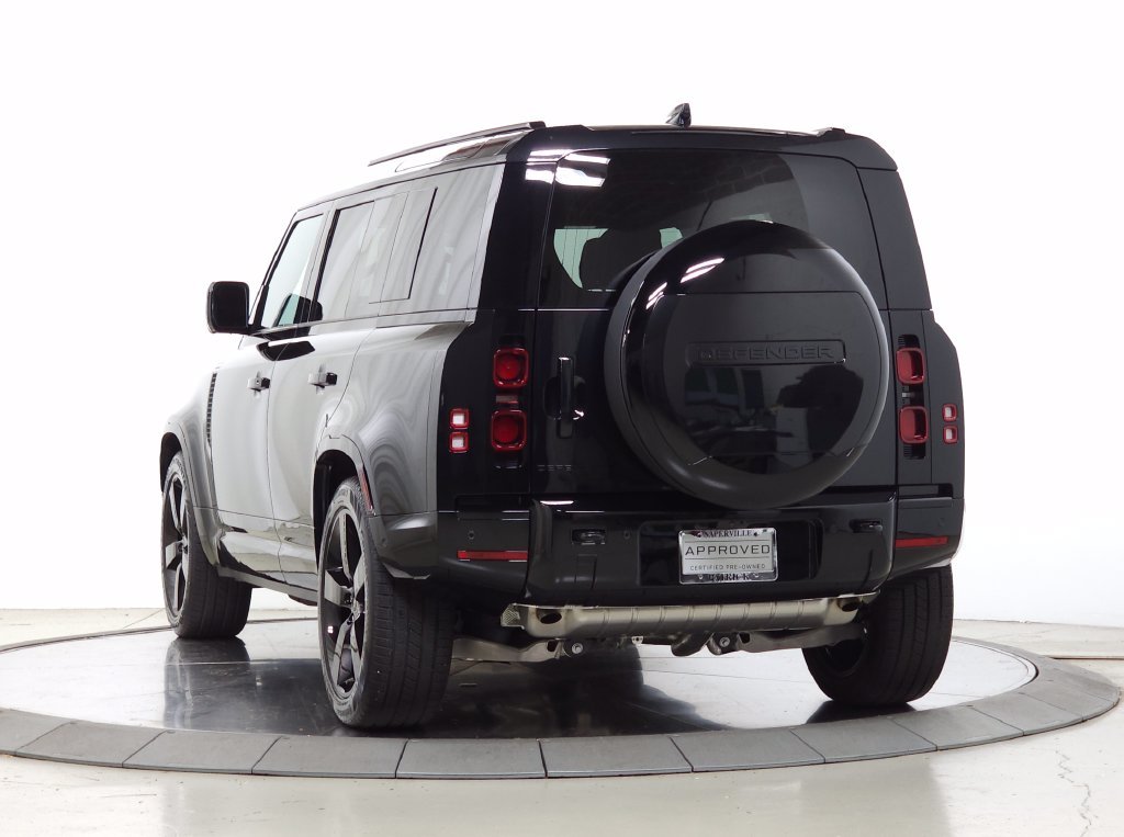 Certified Used 2025 Black Land Rover X-Dynamic SE image 3