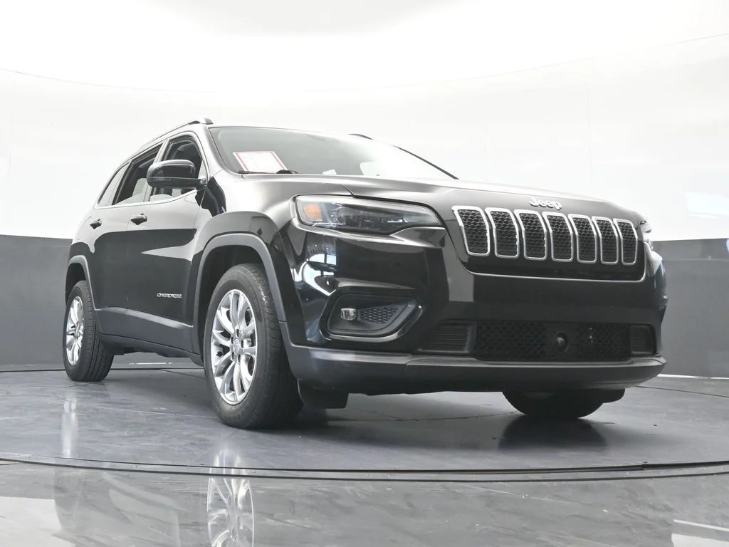 Used 2022 Diamond Black Crystal Pearlcoat Jeep Latitude Lux image 59