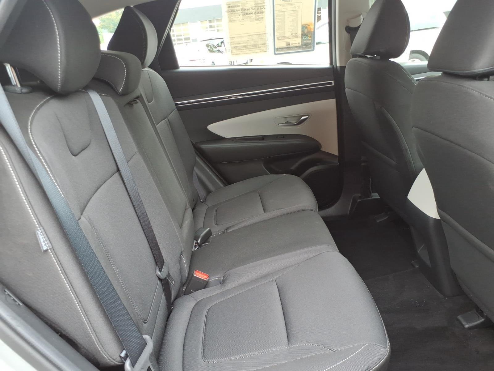 Used 2024 Shimmering Silver Hyundai SE image 25