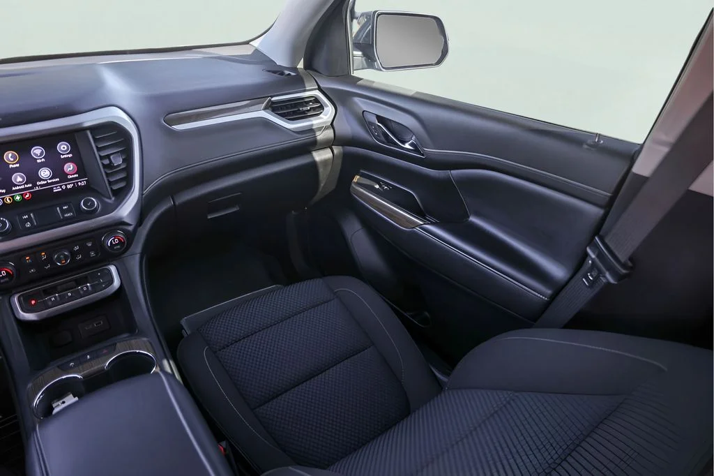 Used 2023 Silver GMC SLE image 30