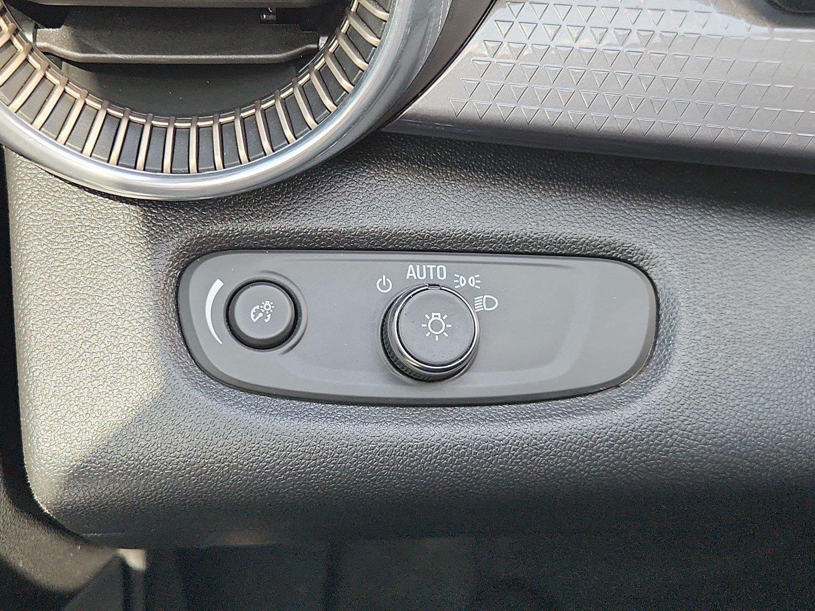 2025 Chevrolet Trax Activ - Photo 17