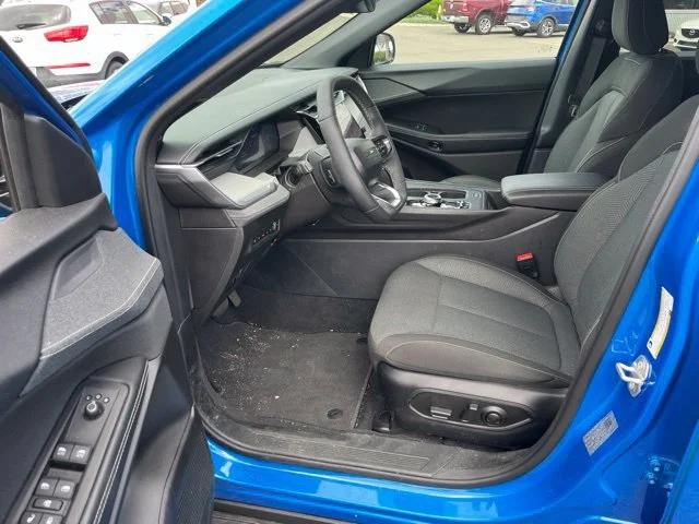Used 2026 Hydro Blue Pearlcoat Jeep Laredo image 16