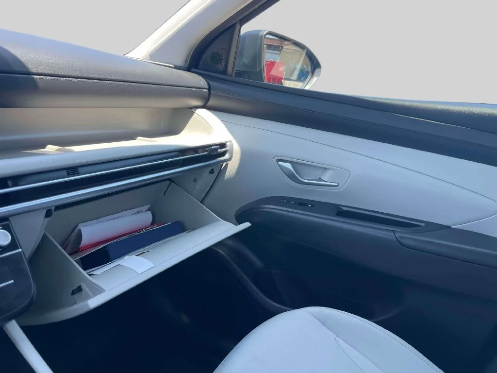 Certified Used 2025 Green Hyundai SE image 31