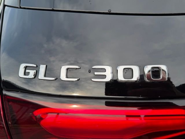 Used 2026 Black Mercedes-Benz GLC 300 image 9