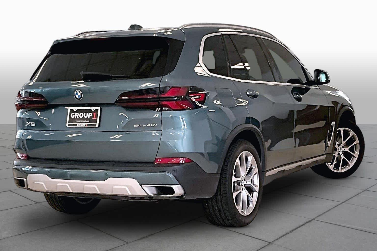 Used 2024 Blue Ridge Mountain Metallic BMW sDrive40i image 12