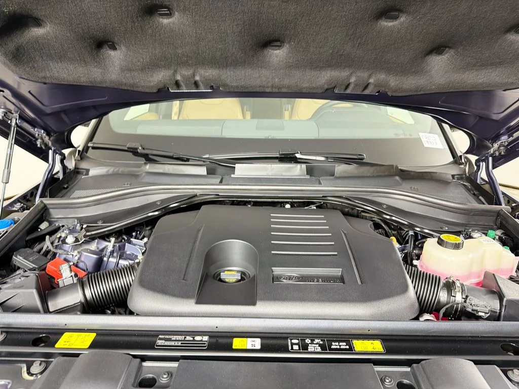 New 2026 Varesine Blue Land Rover SE image 32