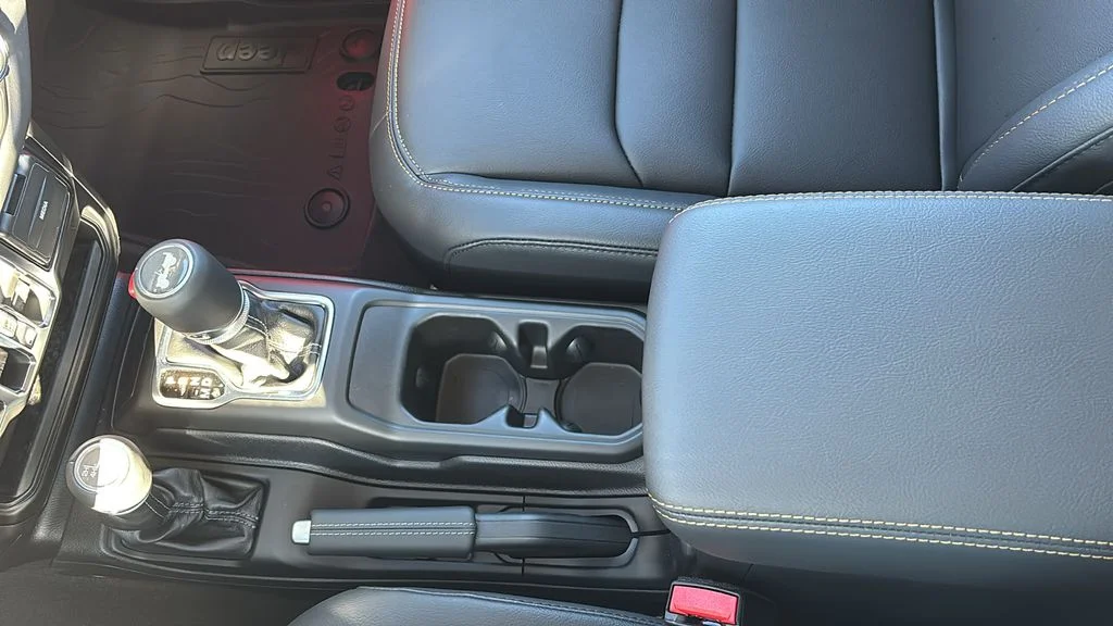 2026 Jeep Wrangler 4-Door Sahara - Photo 18