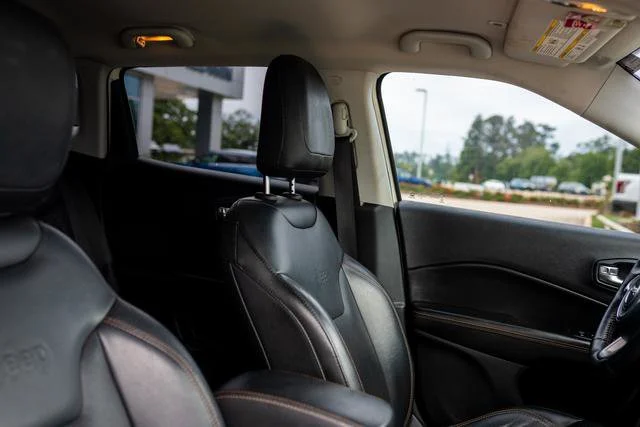 Used 2019 White Clearcoat Jeep Limited image 8