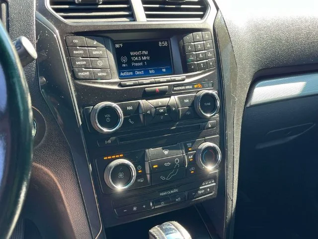 Used 2016 Blue Ford XLT image 34