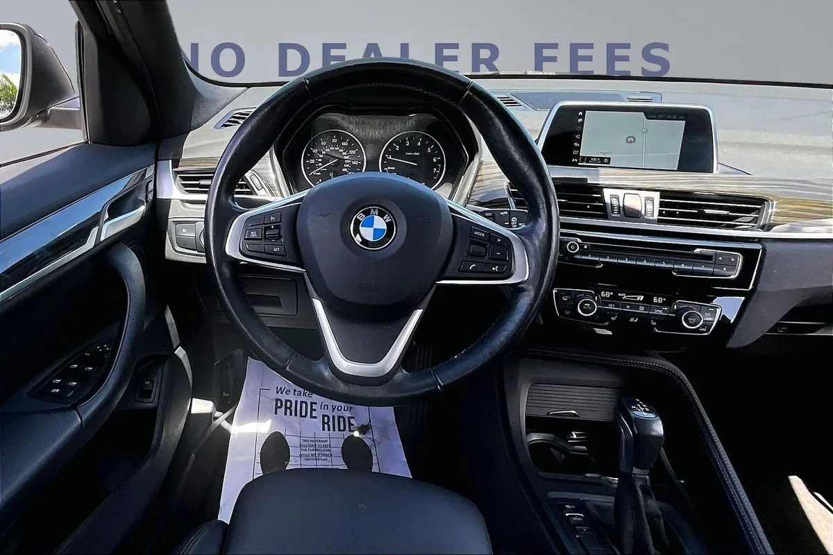 Used 2018 Green BMW xDrive28i image 8