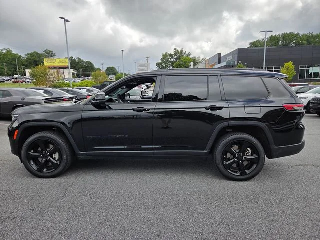Used 2024 Black Jeep Limited image 4