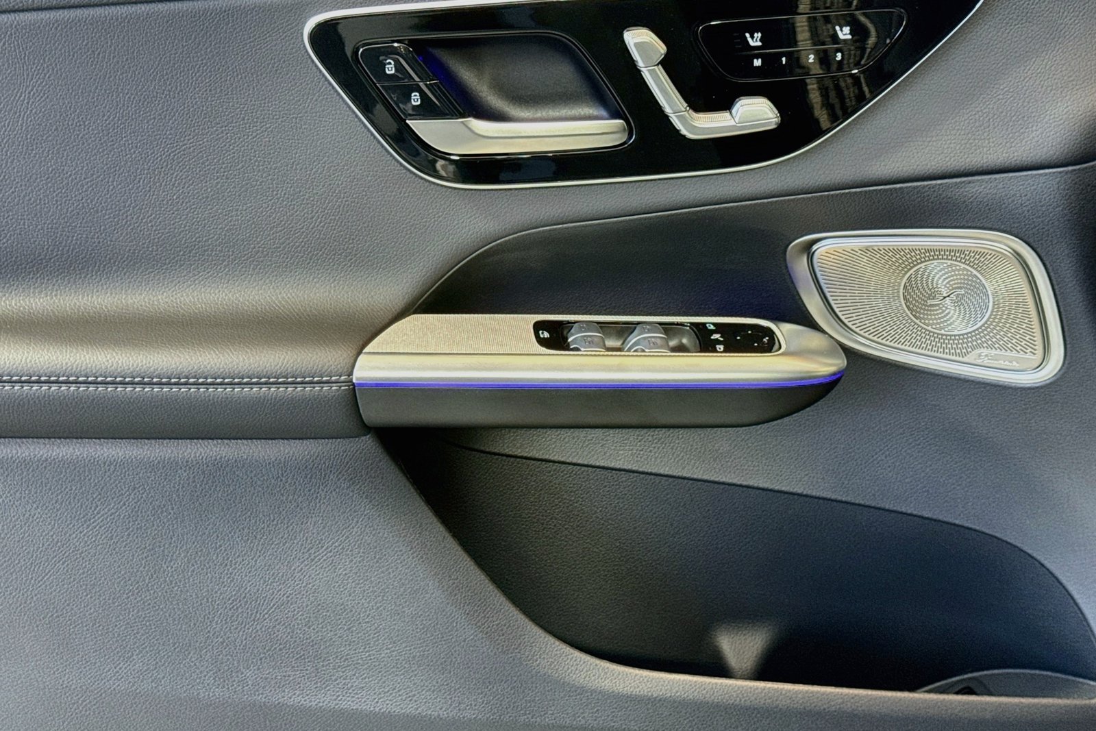 New 2026 Graphite Grey Metallic Mercedes-Benz GLC 300 image 16