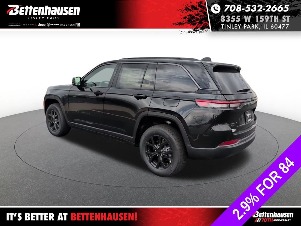 New 2026 Diamond Black Crystal Pearl-Coat Exterior Paint Jeep Altitude image 15