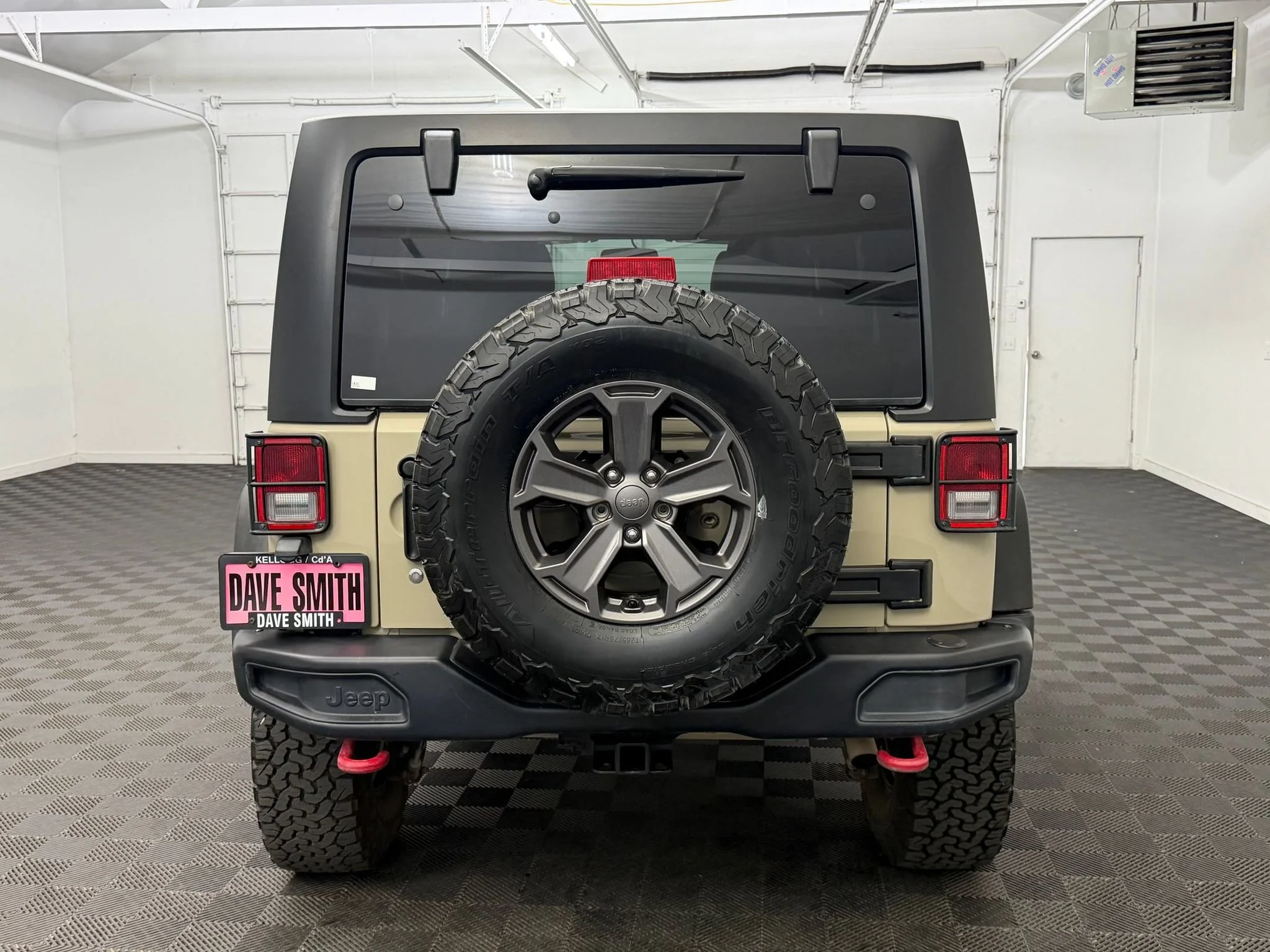 Used 2017 Gobi Clearcoat Jeep Rubicon Recon image 9