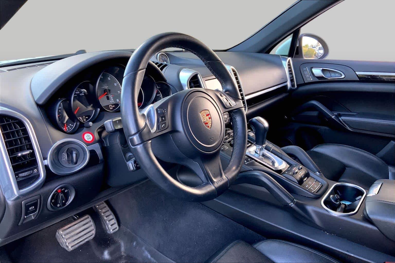 Used 2013 White Porsche S image 17