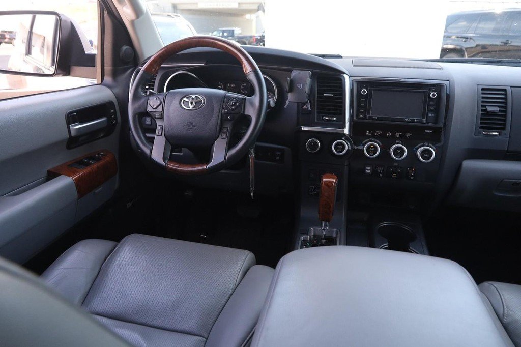 Used 2018 Magnetic Gray Metallic Toyota Platinum 4WD (Natl) image 27