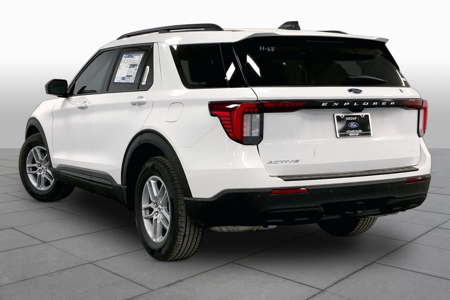 New 2026 Star White Metallic Tri-Coat Ford Active image 11
