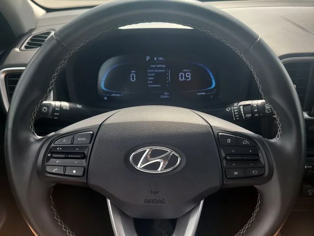 Used 2025 Gray Hyundai SEL image 27