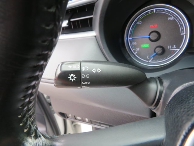 Used 2022 Blizzard Pearl Toyota LE image 30