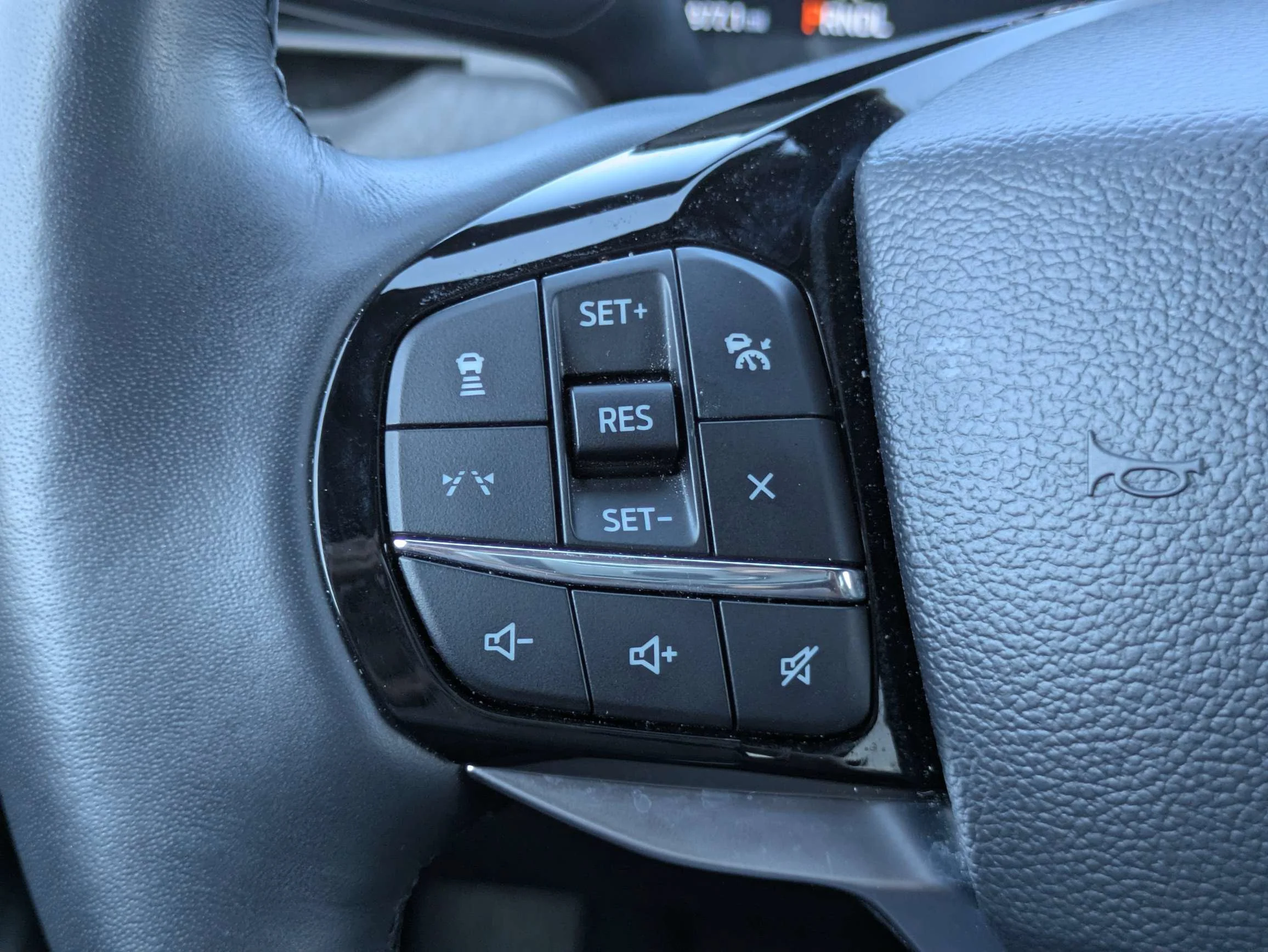 Certified Used 2026 Light Blue Clearcoat Metallic Ford Platinum w/Massaging Seats, 13.2 Screen, 360 Camera, & Pwr 3rd Row image 25