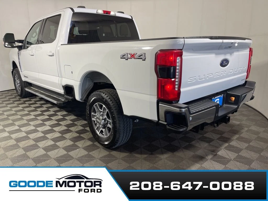 Certified Used 2023 Oxford White Ford Lariat image 6