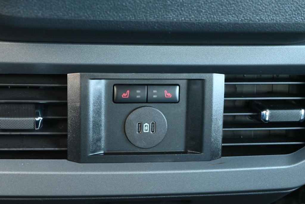 Used 2026 Gray Metallic Ford Lariat image 28