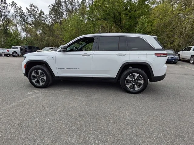 Used 2022 White Jeep 4xe image 7