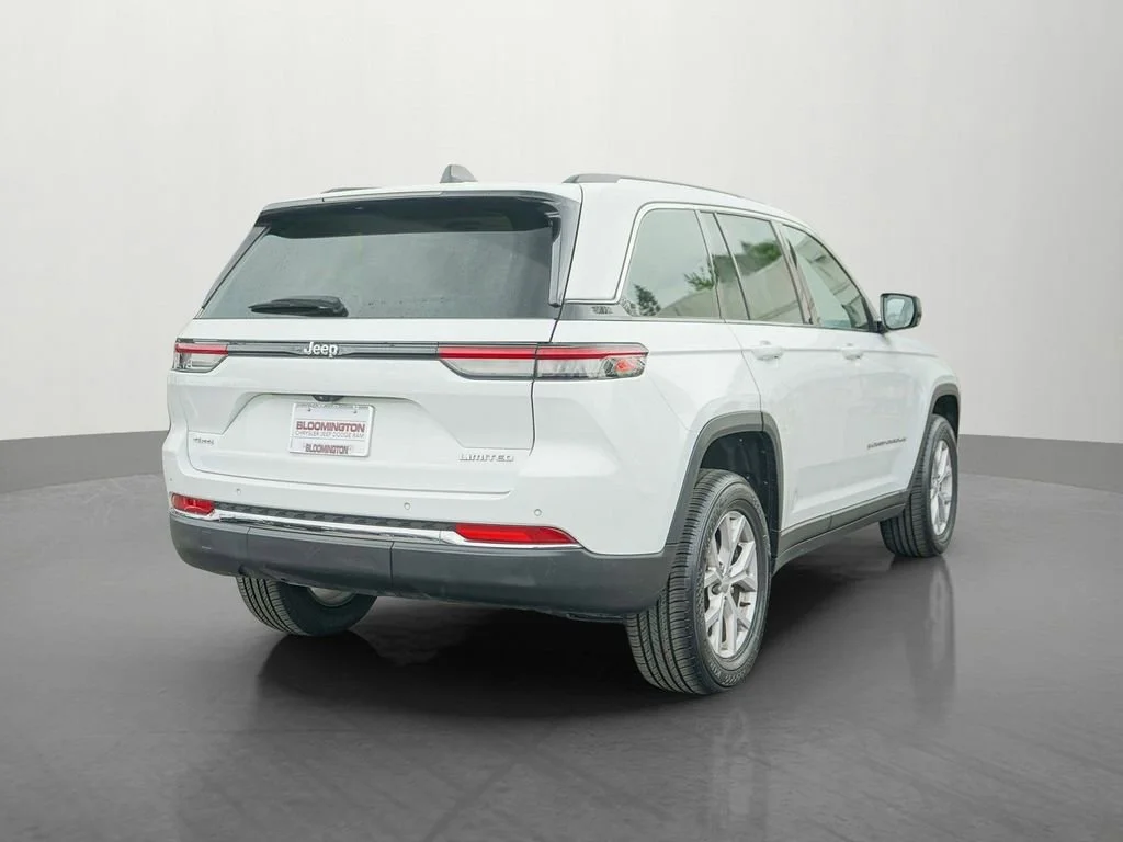 Used 2022 Bright White Clearcoat Jeep Limited image 7