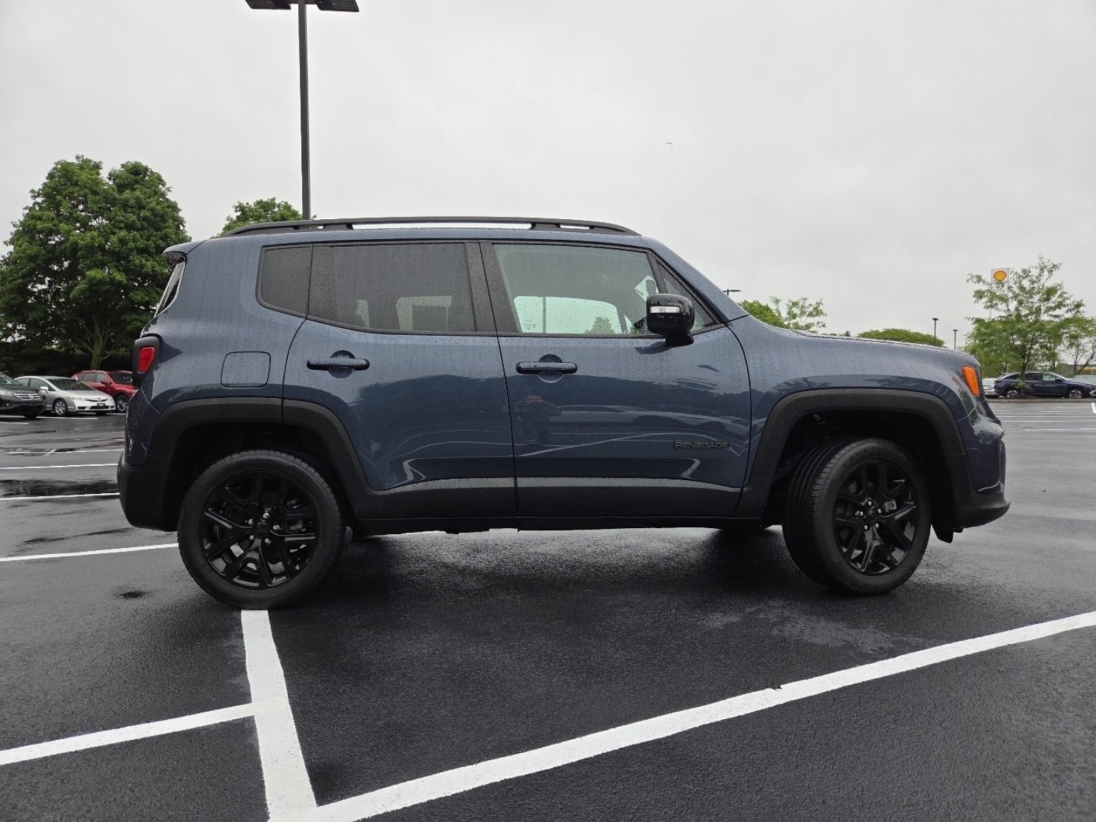 Used 2022 Slate Blue Jeep Altitude image 22