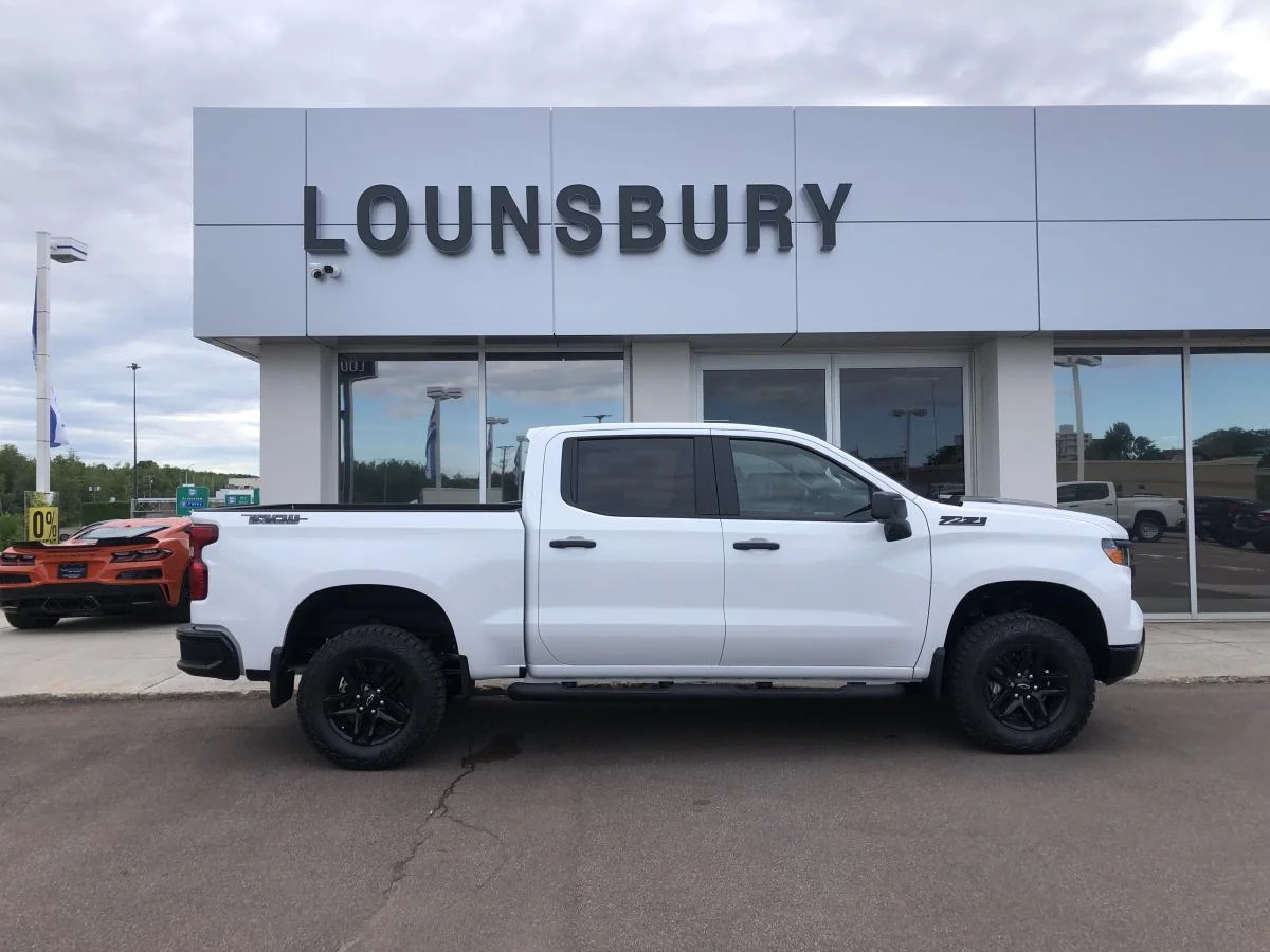 New 2026 White Chevrolet 4wd Crew Cab 147 image 2