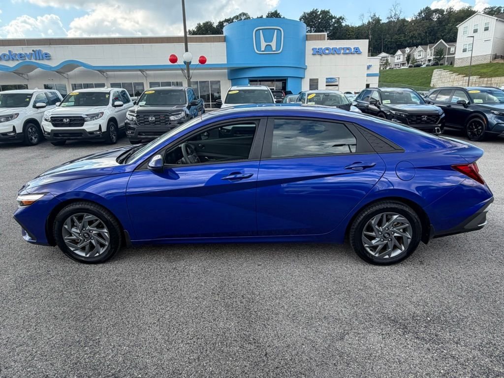 Used 2024 Intense Blue Hyundai SEL image 10