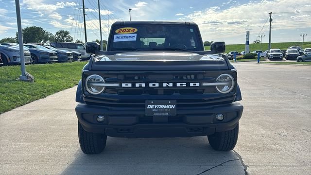 Used 2024 Black Ford Outer Banks image 4