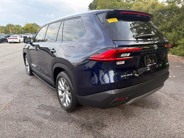 Used 2024  Toyota Limited image 5