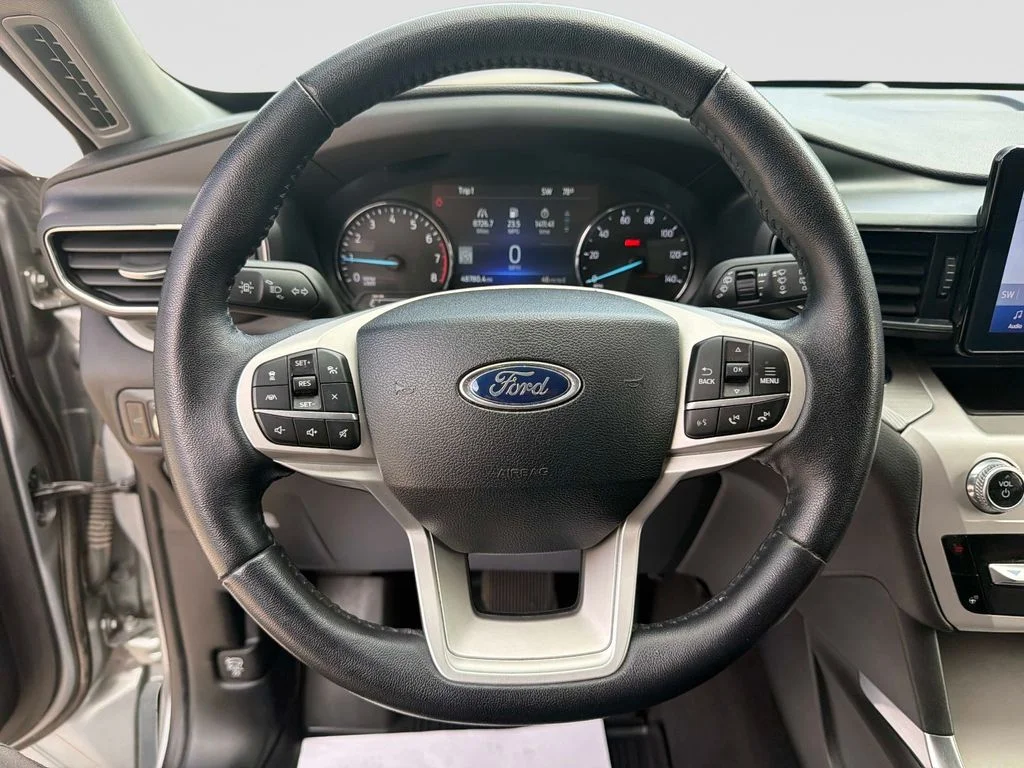 Used 2023 Silver Ford XLT image 34