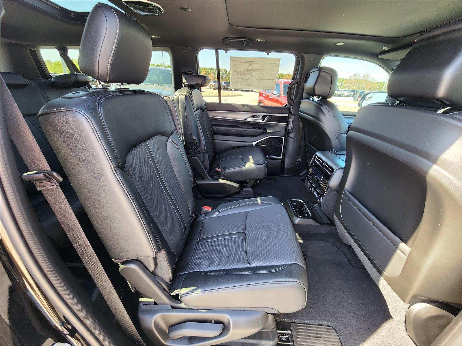 New 2026 High Gloss Black Exterior Paint Jeep Limited Reserve image 8