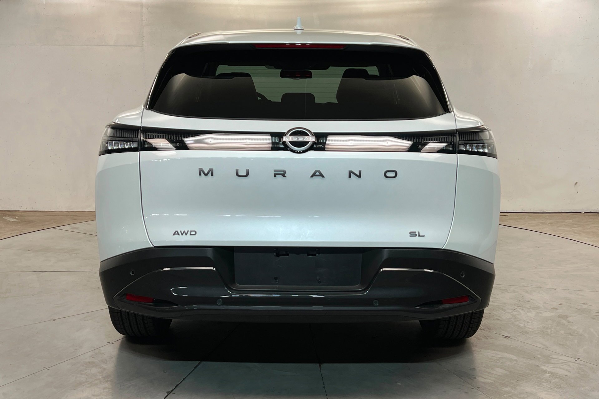 Used 2025 Everest White Pearl Tricoat Nissan SL image 5