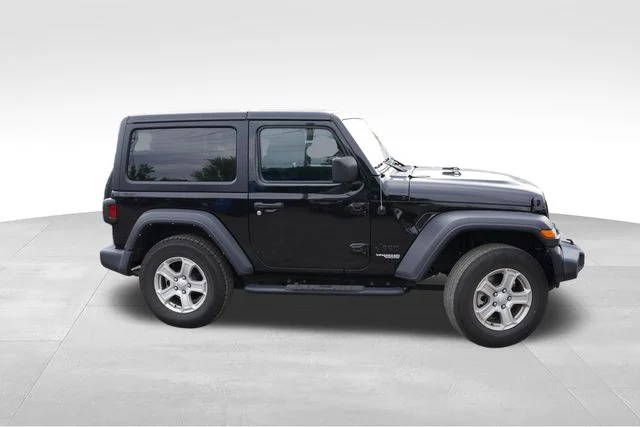 Used 2021 Black Jeep Sport S image 2
