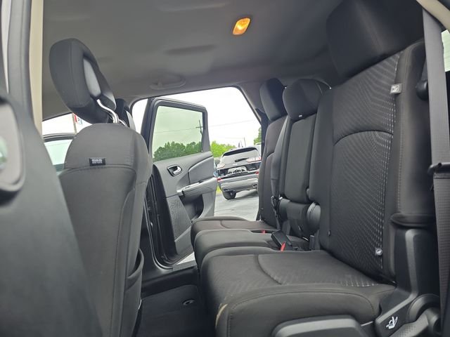 Used 2018 Gray Dodge SE image 16