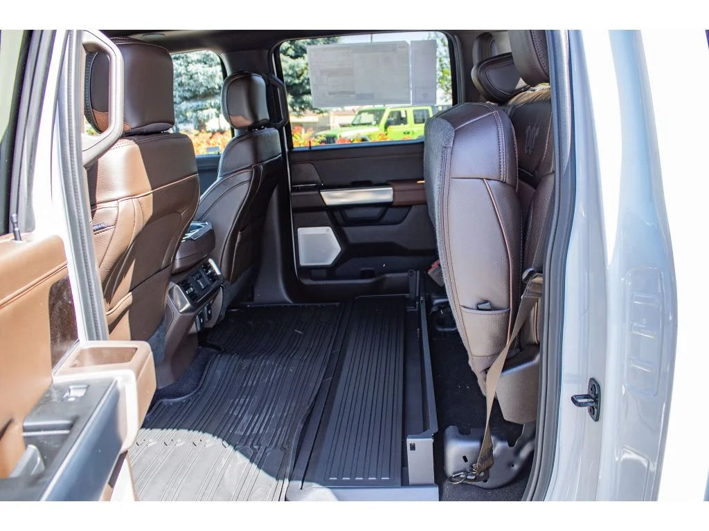 New 2026 Star White Metallic Tri-Coat Ford King Ranch image 25