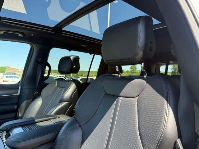 2024 Jeep Wagoneer Series III - Photo 15