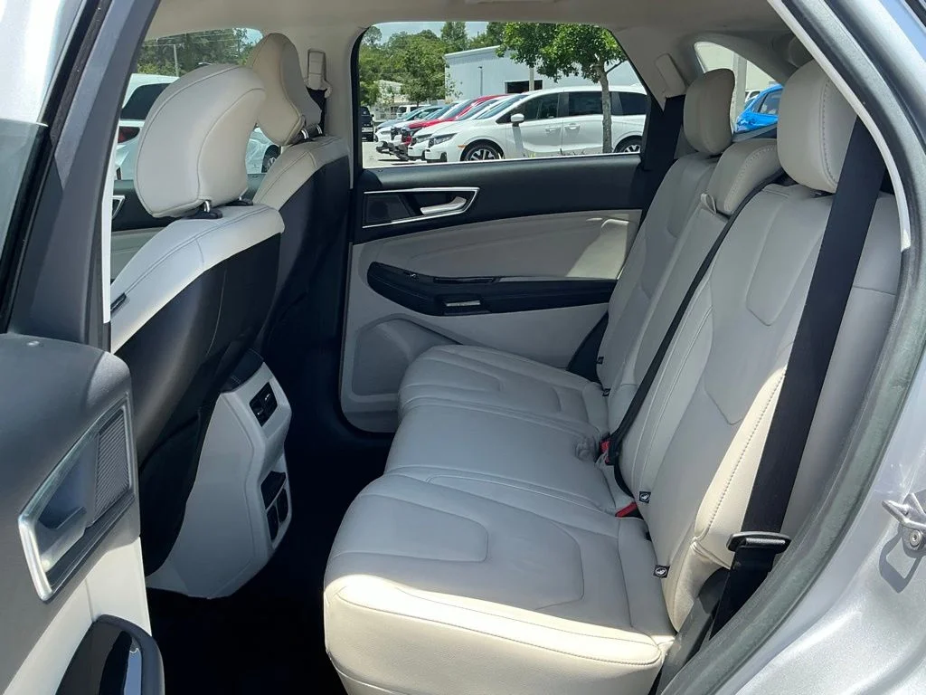 Used 2019 Silver Ford Titanium image 30