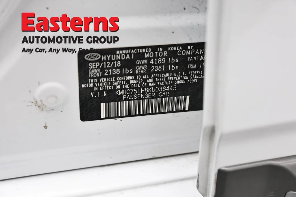 Used 2019 White Hyundai Base image 35